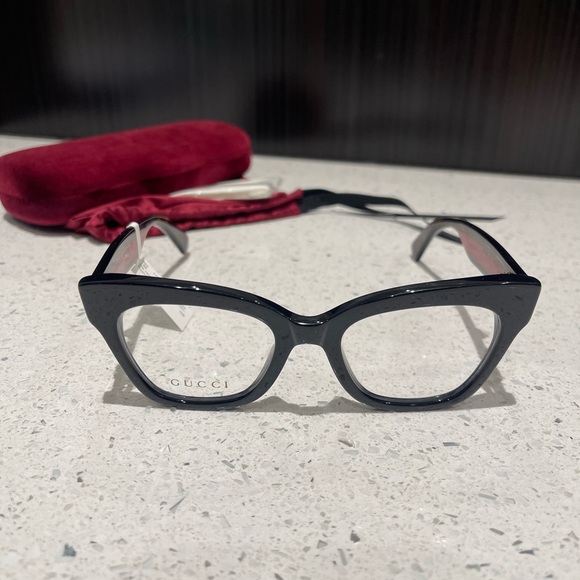 Gucci Eyeglasses - Picture 11 of 16